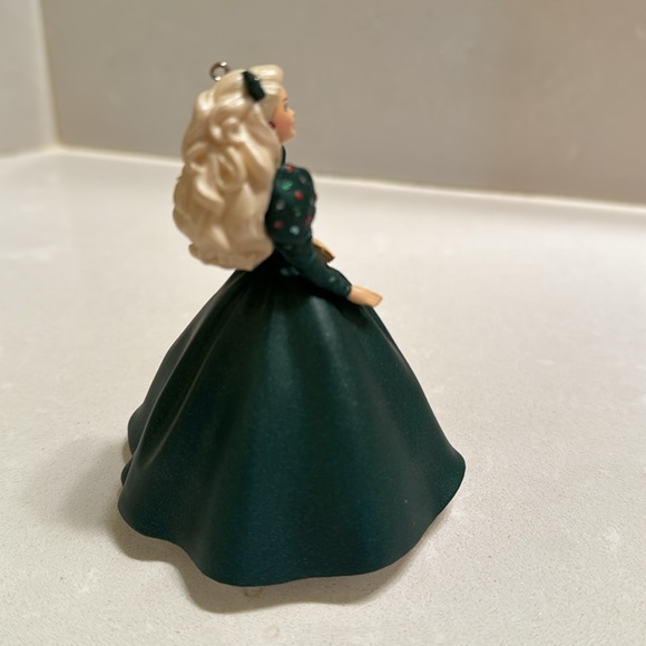 1999 Club Edition Barbie Ornament from Hallmark - Picture 8 of 10